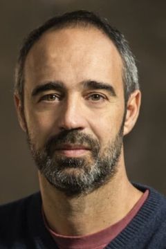 Niccolò Ammaniti interpreta The Property Man
