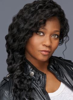 Amber Ford interpreta Club VIP