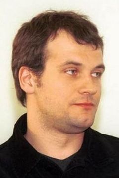 Andris Keišs interpreta Anton