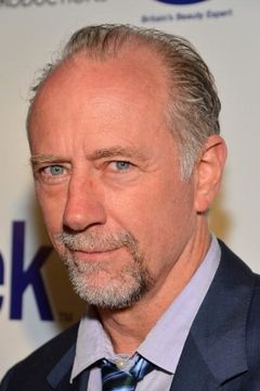 Xander Berkeley interpreta Joey Patterson