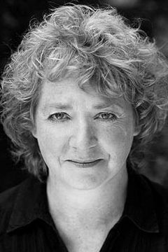 Pauline Whitaker interpreta Parishioner