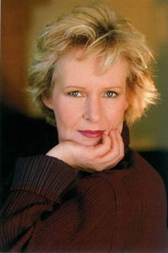 Rosel Zech interpreta Oberin Elisabeth Reuter