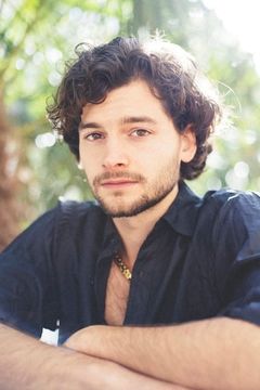 Aaron Karl interpreta Andy