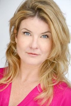Pippa Hinchley interpreta AA Member