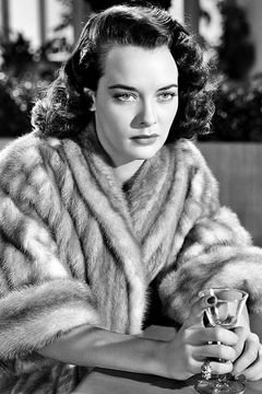 Joan Dixon interpreta Diane