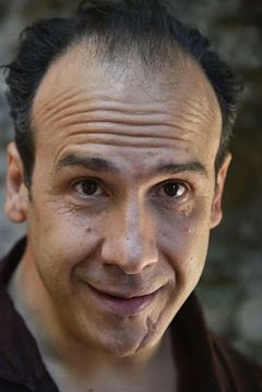Mario Pirrello interpreta Angelo Garzo