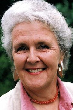 Stephanie Cole interpreta Joan Norton
