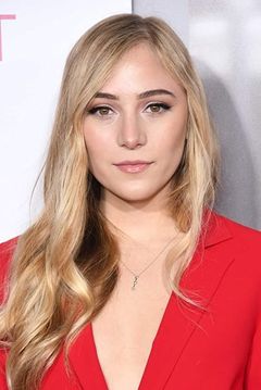 Sophia Bernard interpreta Abby Grant