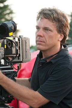 Steven Quale interpreta News reporter (uncredited)