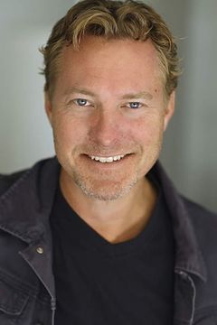 Greg Savage interpreta Construction Worker
