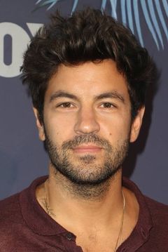 Jordan Masterson interpreta Ryan Vogelson