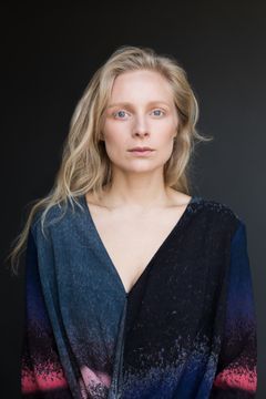 Salome R. Gunnarsdottir interpreta Singing Icelandic Woman