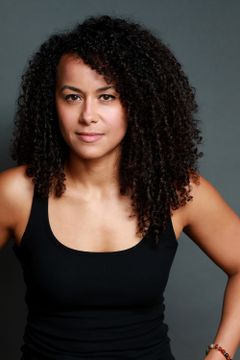 Kara Michele Wilder interpreta Gorgeous Woman