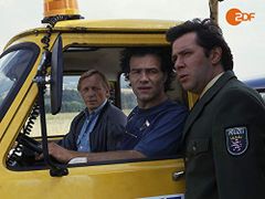 Klaus J. Behrendt interpreta Henrik