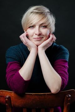 Louise Lehry interpreta Principal