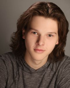 Colton Gobbo interpreta Noah Carr