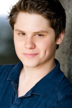 Matt Shively interpreta Ben