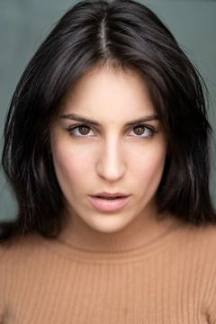 Lotti Kővári interpreta Searchlight Operator