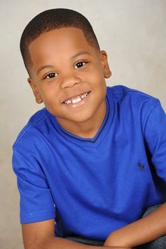 Jaylon Gordon interpreta Alfred