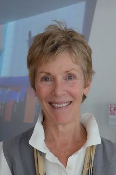 Kathryn Mullen interpreta Doreen Daniel, Diner Patron (uncredited)