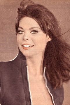 Susanna Clemm interpreta Betty Luce