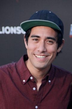 Zach King interpreta Guard Wolf / Additional Voices (voice)