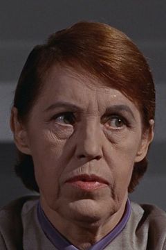 Lotte Lenya interpreta Rosa Klebb