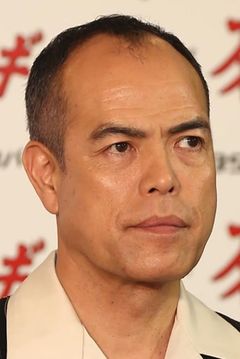 Yoji Tanaka interpreta (uncredited)
