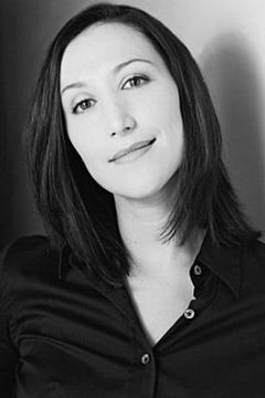 Gina Sorell interpreta Vegetarian Waitress