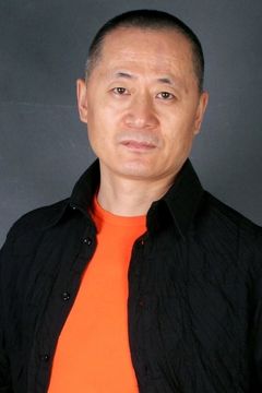 Yves Yan interpreta M. Lim Tchoq