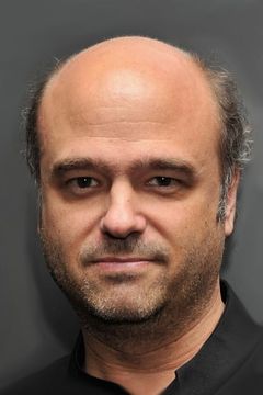 Scott Adsit interpreta Barry