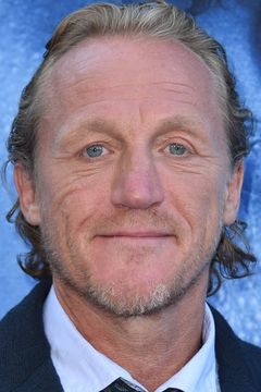 Jerome Flynn interpreta Bronn