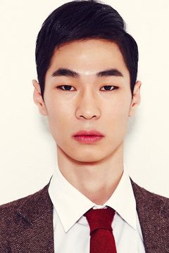 Kim Yoon-bae interpreta Corporal