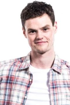 Bobby Schofield interpreta Noah