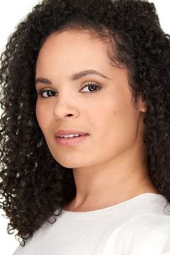 Lorena Santana-Somogyi interpreta Tina Stevens