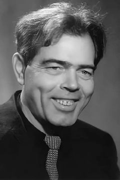 Stepan Krylov interpreta The Boatswain (uncredited)