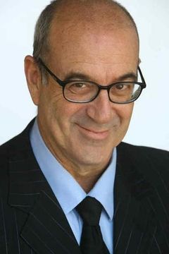 Michael Sorich interpreta Additional Voice (voice)
