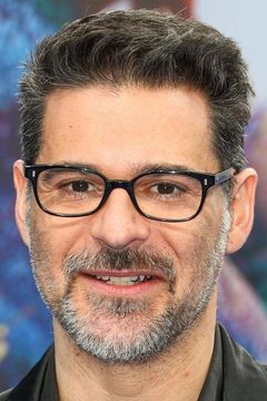 Rick Kavanian interpreta Poltergeist / Nessie (voice)