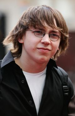 Mike Bailey interpreta Bruce's Father