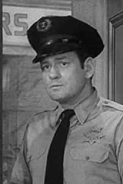 Mike Steen interpreta Minor Role (uncredited)