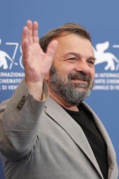Giancarlo Martini interpreta Mario
