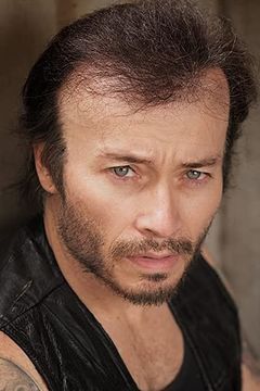 Billy Blair interpreta Billy