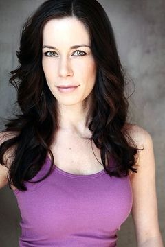 Tracy Trueman interpreta Elaine Bertram