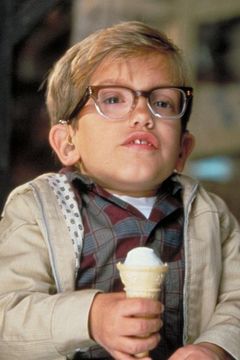 Ian Michael Smith interpreta Simon Birch