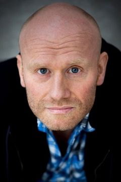 Fredrik Gunnarsson interpreta Johan Svartman