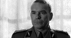 Michael Z. Hoffmann interpreta Montelupich Colonel