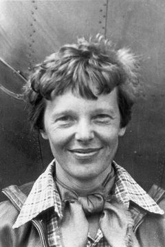 Amelia Earhart interpreta Self (archive footage) (uncredited)