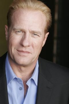 Gregg Henry interpreta Jack MacReady