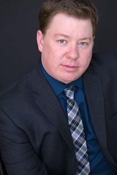 Joseph Cranford interpreta Pete Ross