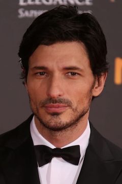 Andrés Velencoso interpreta Miguel Larrea